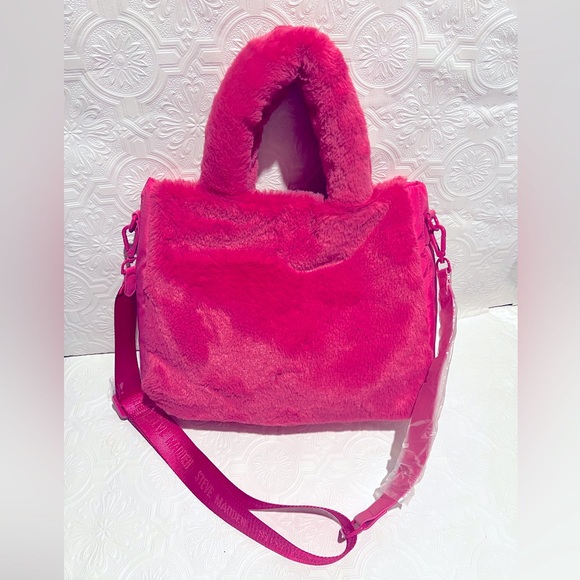🎀Steve Madden Pink Faux Fur 2- In-1  Tote Set Brand New with Tags 🎀 - Picture 3 of 12